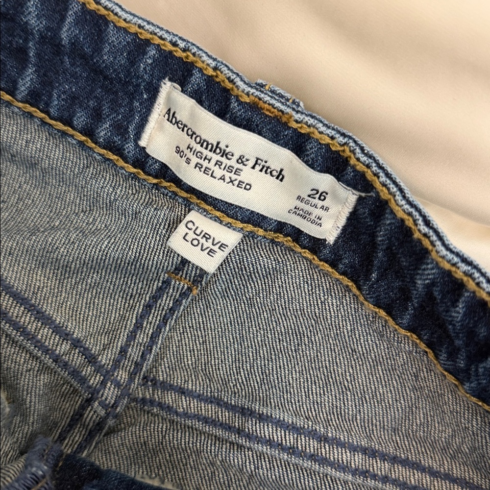 Abercrombie & Fitch High Rise 90s Relaxed Jeans Curve Love Dark Wash Size 26 Reg - Picture 7 of 8